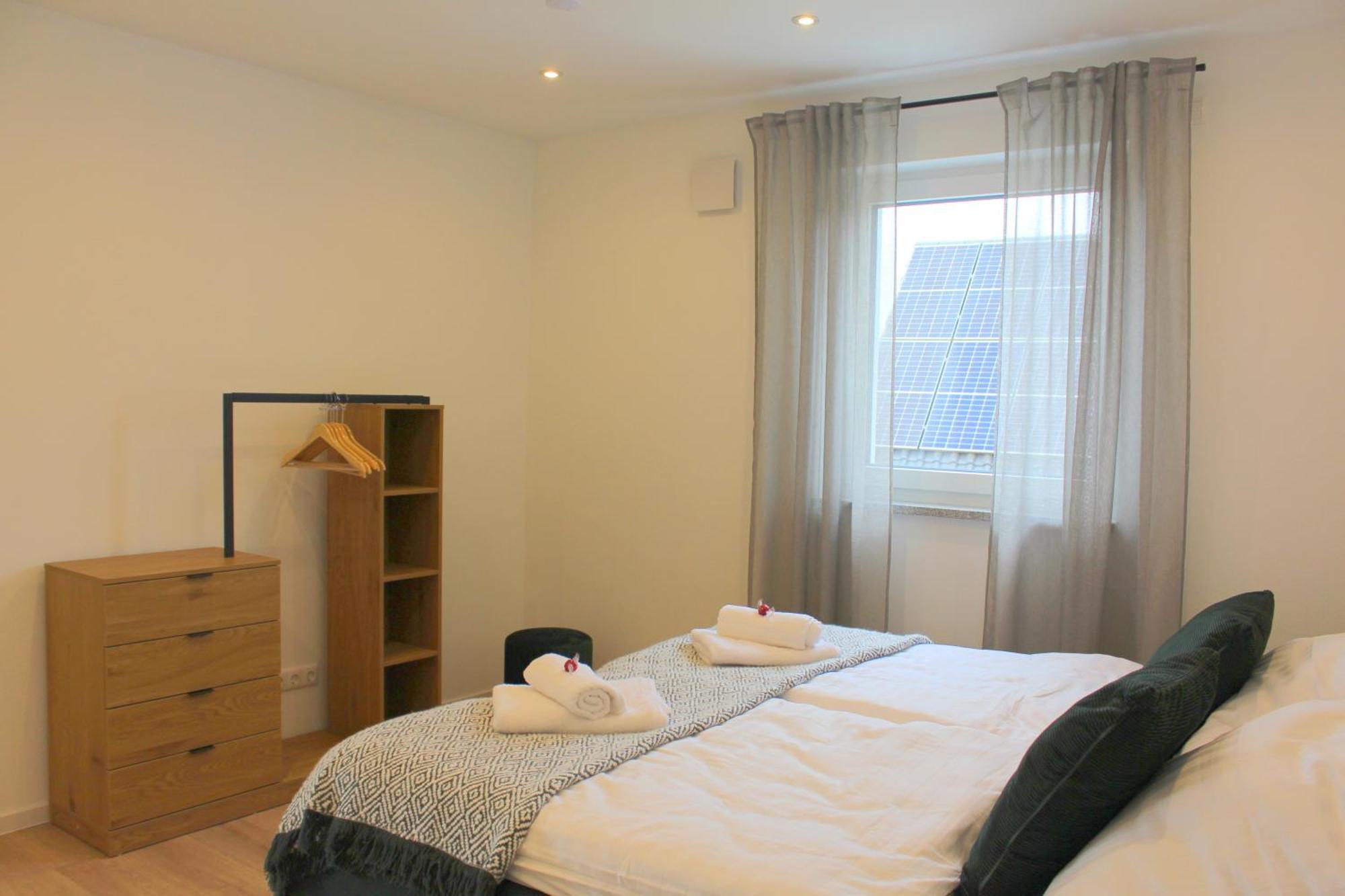 Apartment Mit Voll Ausgestatetter Kueche, Badewanne, Balkon, Parkplatz Vor Dem Haus, Ruhig Gelegen, Ada4 Kulmbach Exterior foto