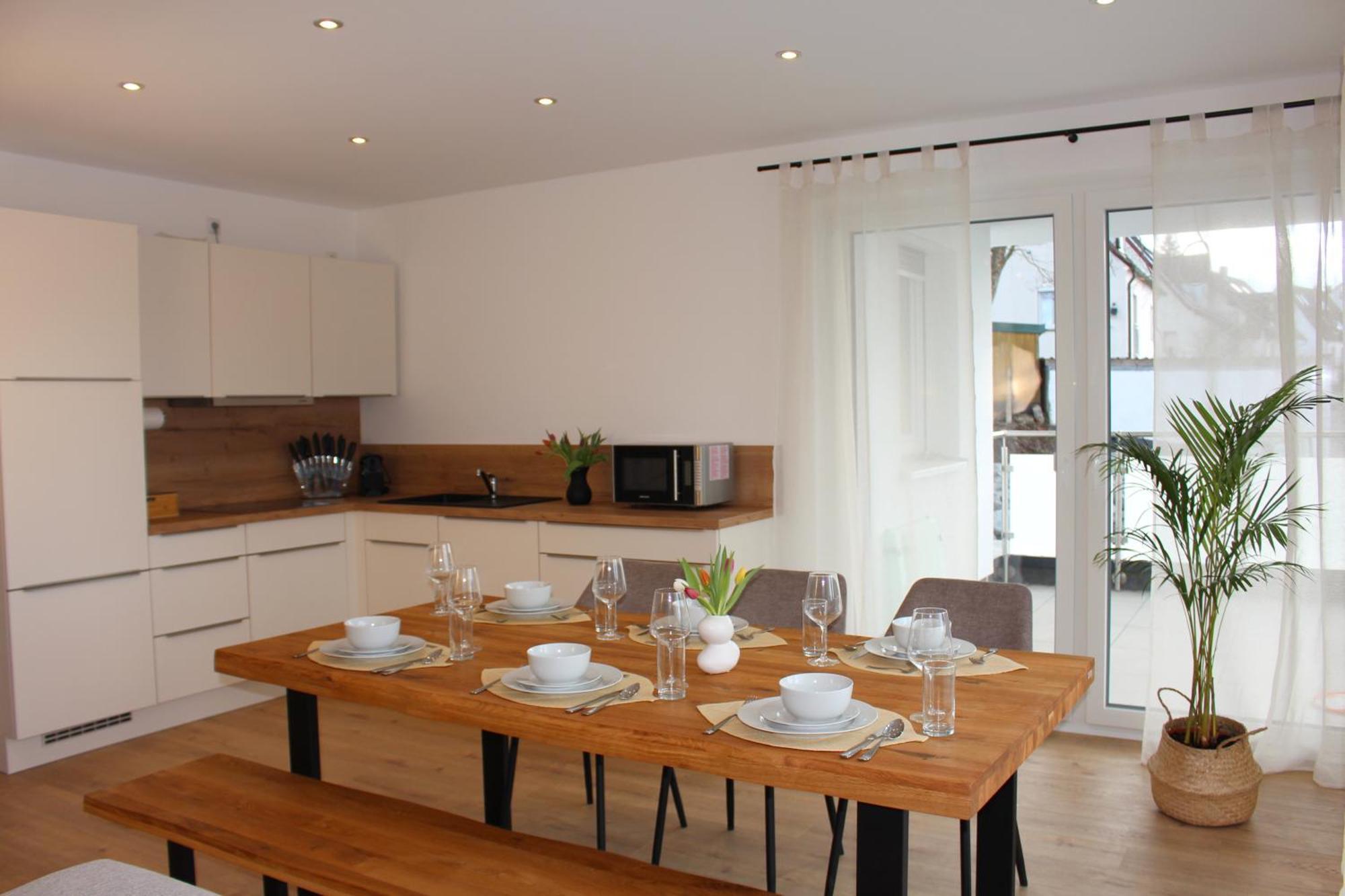 Apartment Mit Voll Ausgestatetter Kueche, Badewanne, Balkon, Parkplatz Vor Dem Haus, Ruhig Gelegen, Ada4 Kulmbach Exterior foto