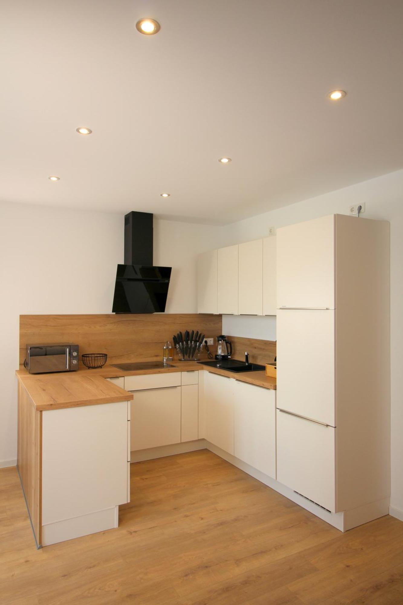 Apartment Mit Voll Ausgestatetter Kueche, Badewanne, Balkon, Parkplatz Vor Dem Haus, Ruhig Gelegen, Ada4 Kulmbach Exterior foto