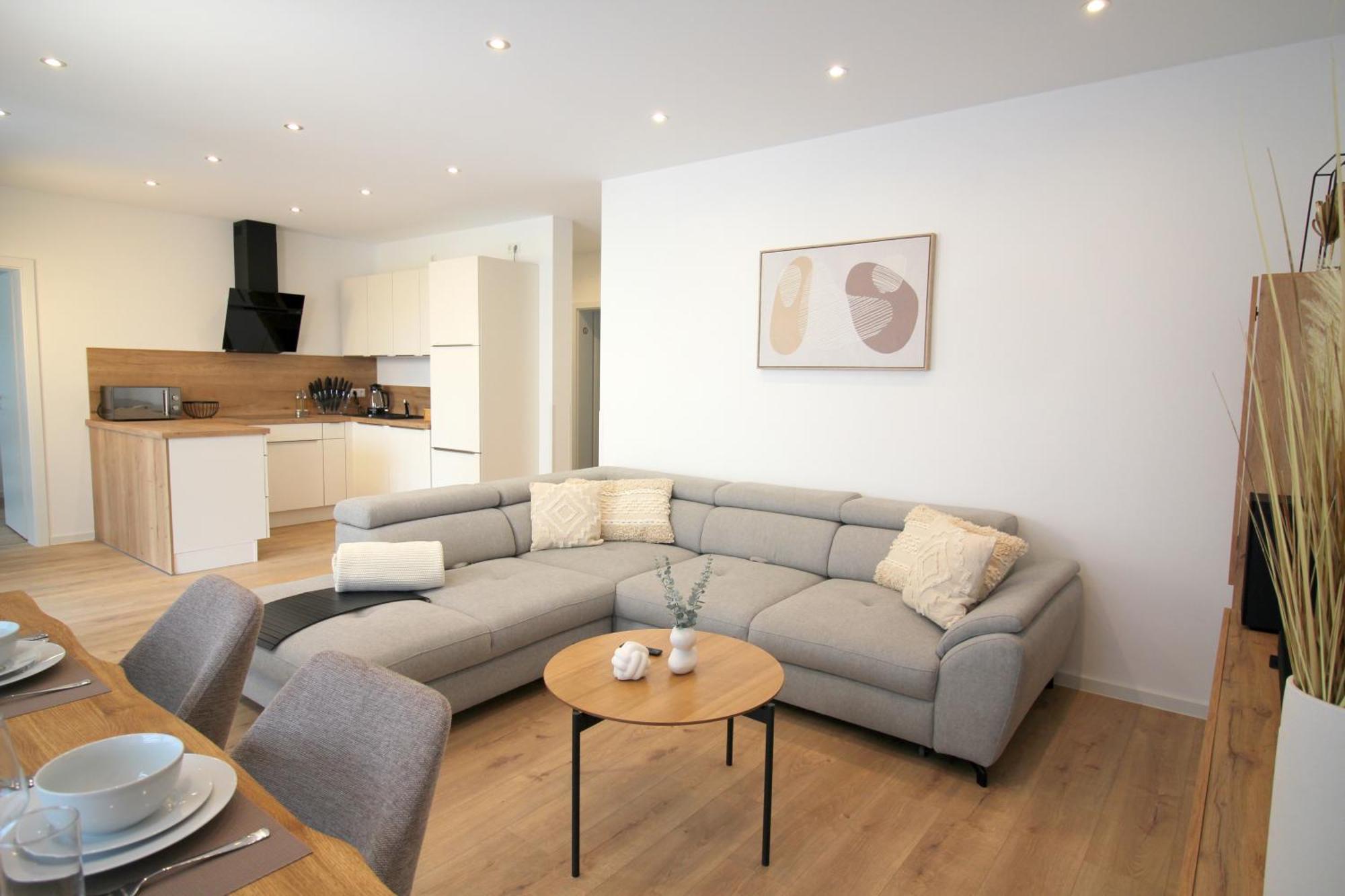 Apartment Mit Voll Ausgestatetter Kueche, Badewanne, Balkon, Parkplatz Vor Dem Haus, Ruhig Gelegen, Ada4 Kulmbach Exterior foto