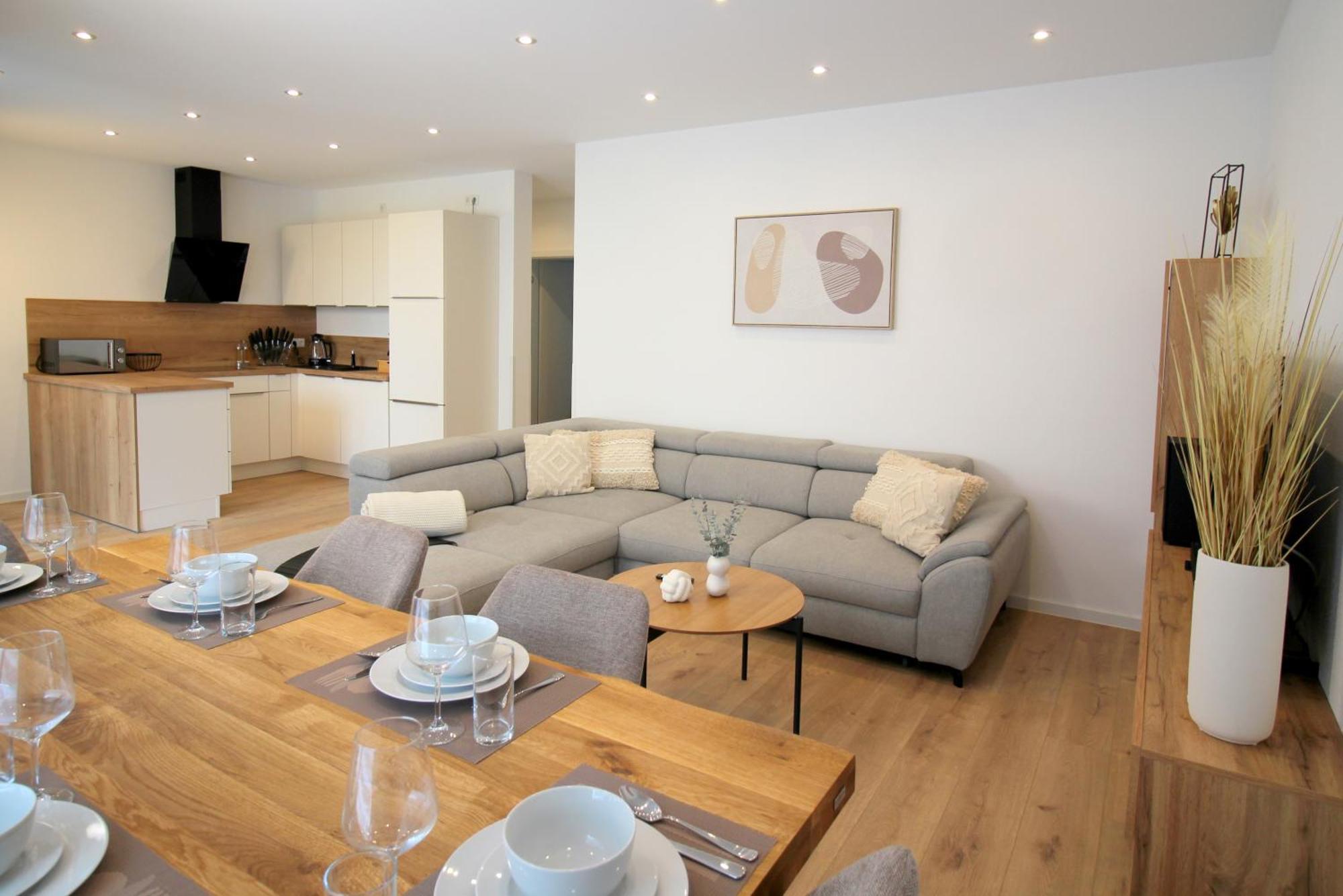 Apartment Mit Voll Ausgestatetter Kueche, Badewanne, Balkon, Parkplatz Vor Dem Haus, Ruhig Gelegen, Ada4 Kulmbach Exterior foto