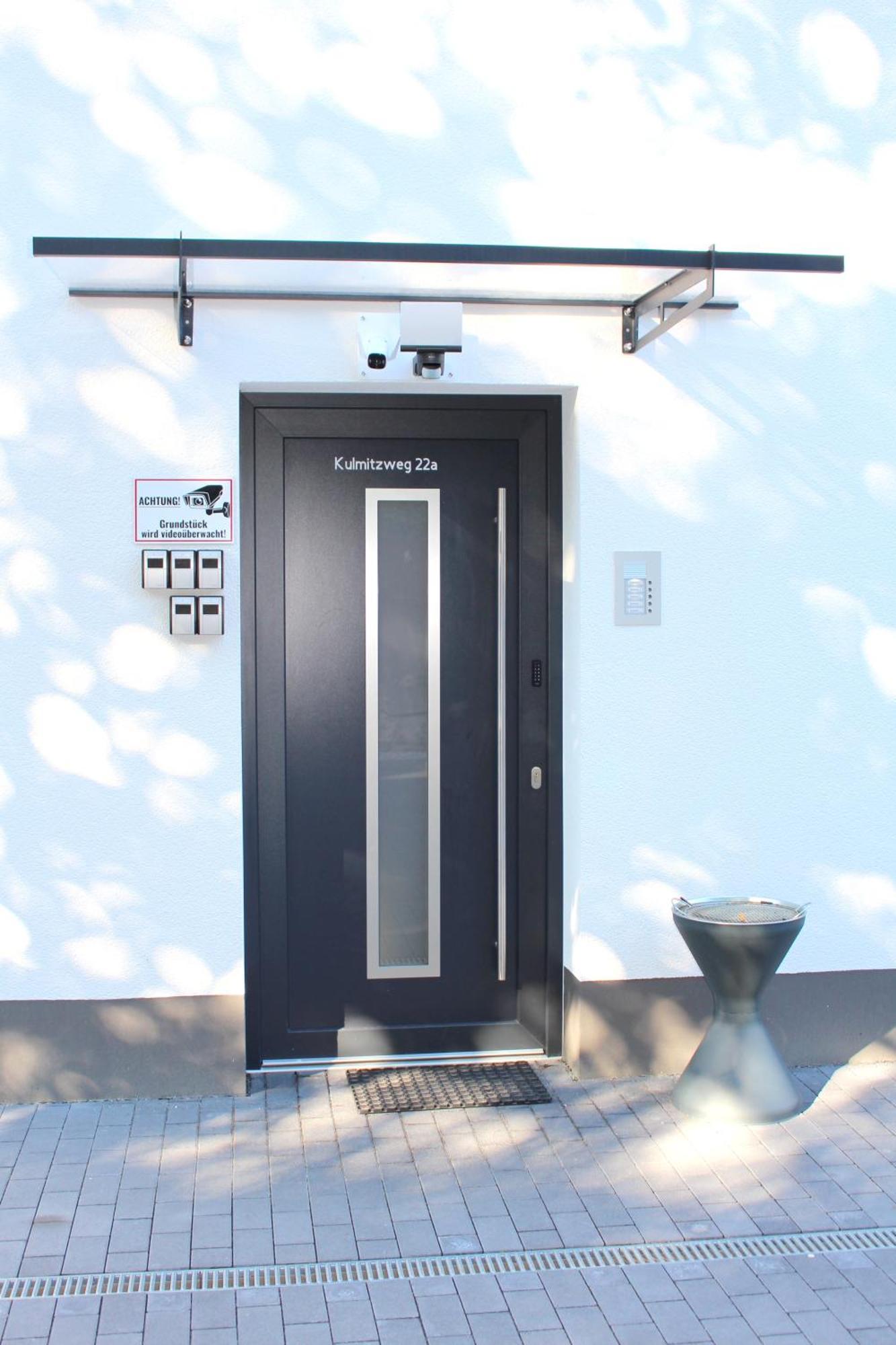 Apartment Mit Voll Ausgestatetter Kueche, Badewanne, Balkon, Parkplatz Vor Dem Haus, Ruhig Gelegen, Ada4 Kulmbach Exterior foto