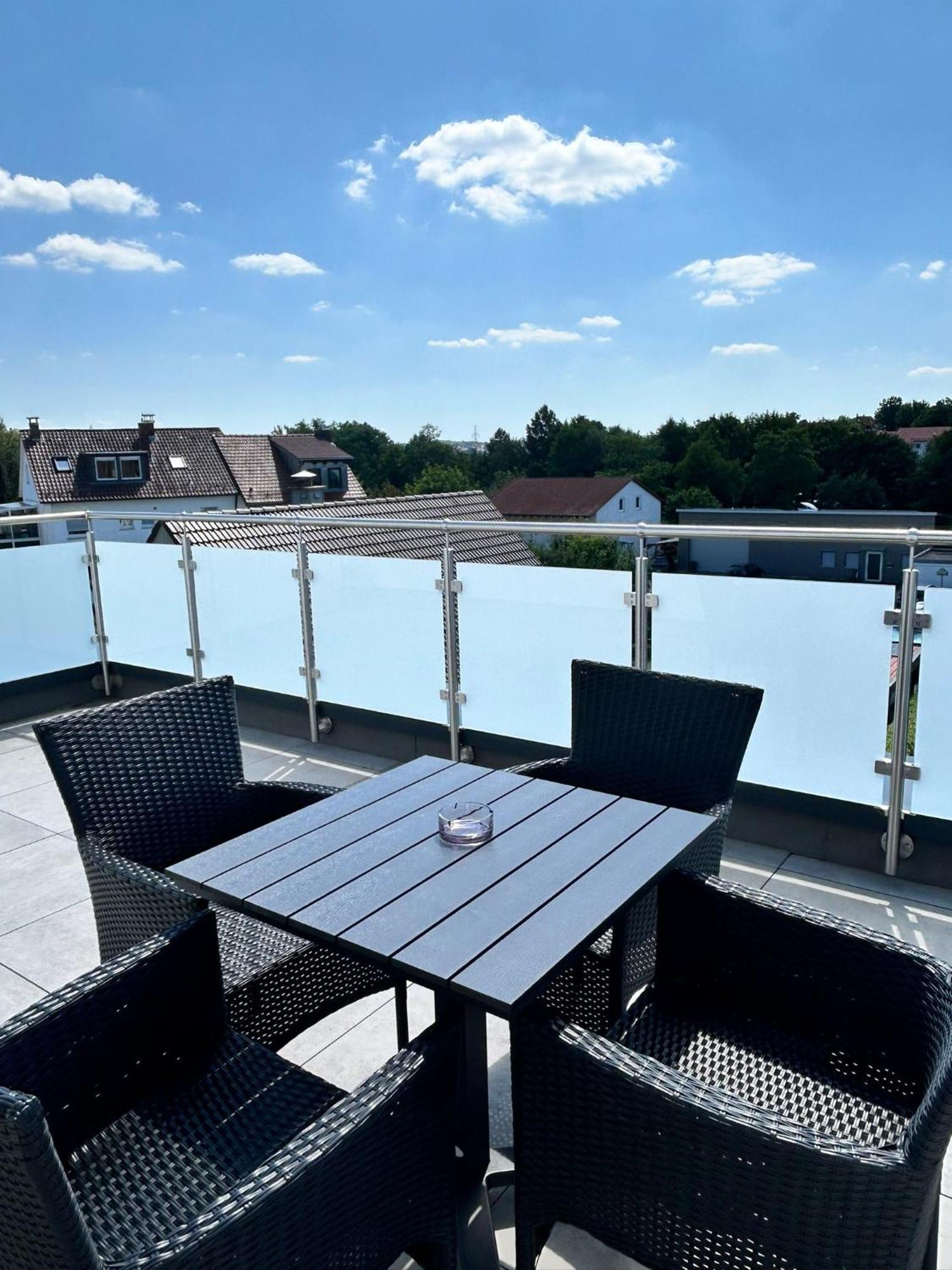 Apartment Mit Voll Ausgestatetter Kueche, Badewanne, Balkon, Parkplatz Vor Dem Haus, Ruhig Gelegen, Ada4 Kulmbach Exterior foto